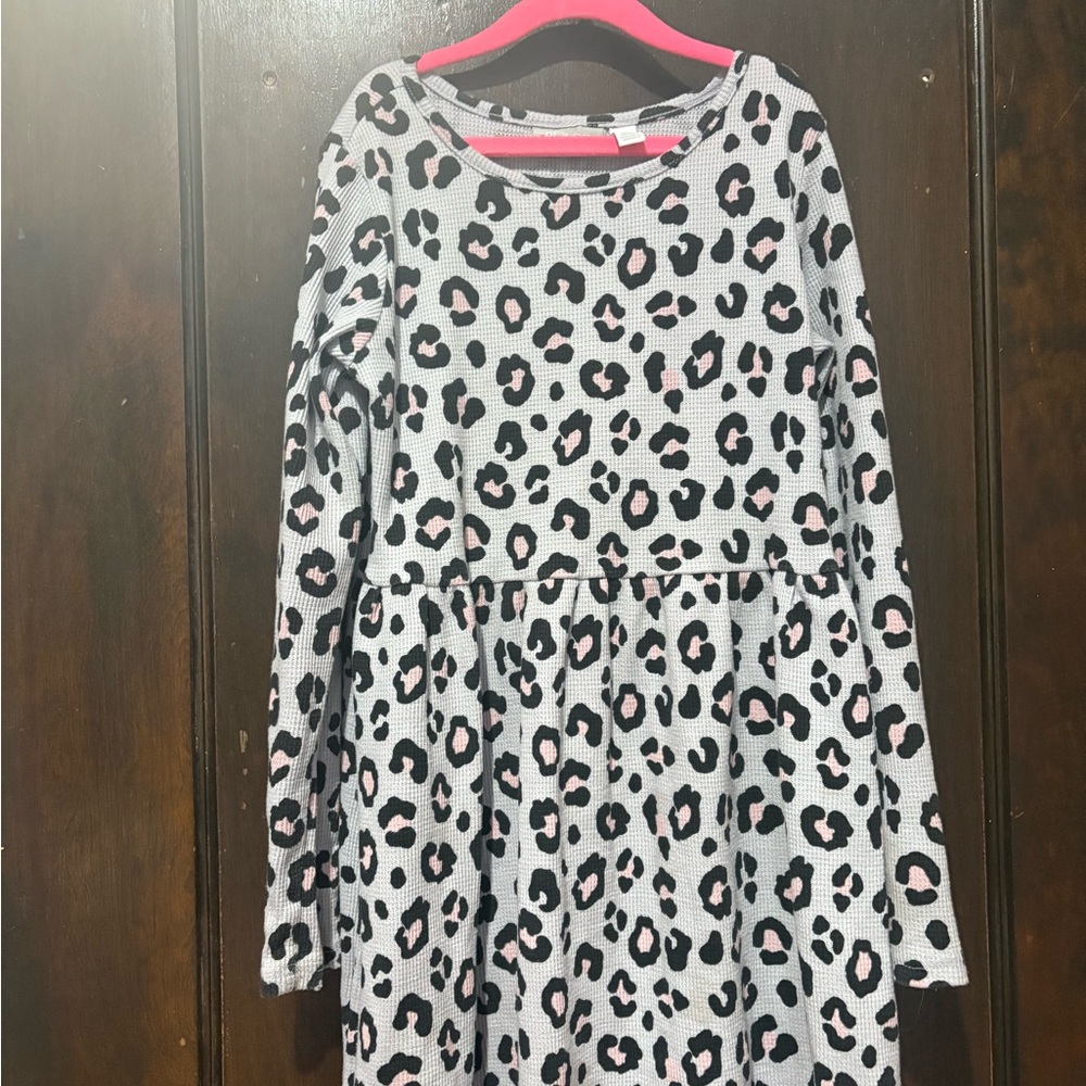 Place Gray and Pink Leopard Print Top